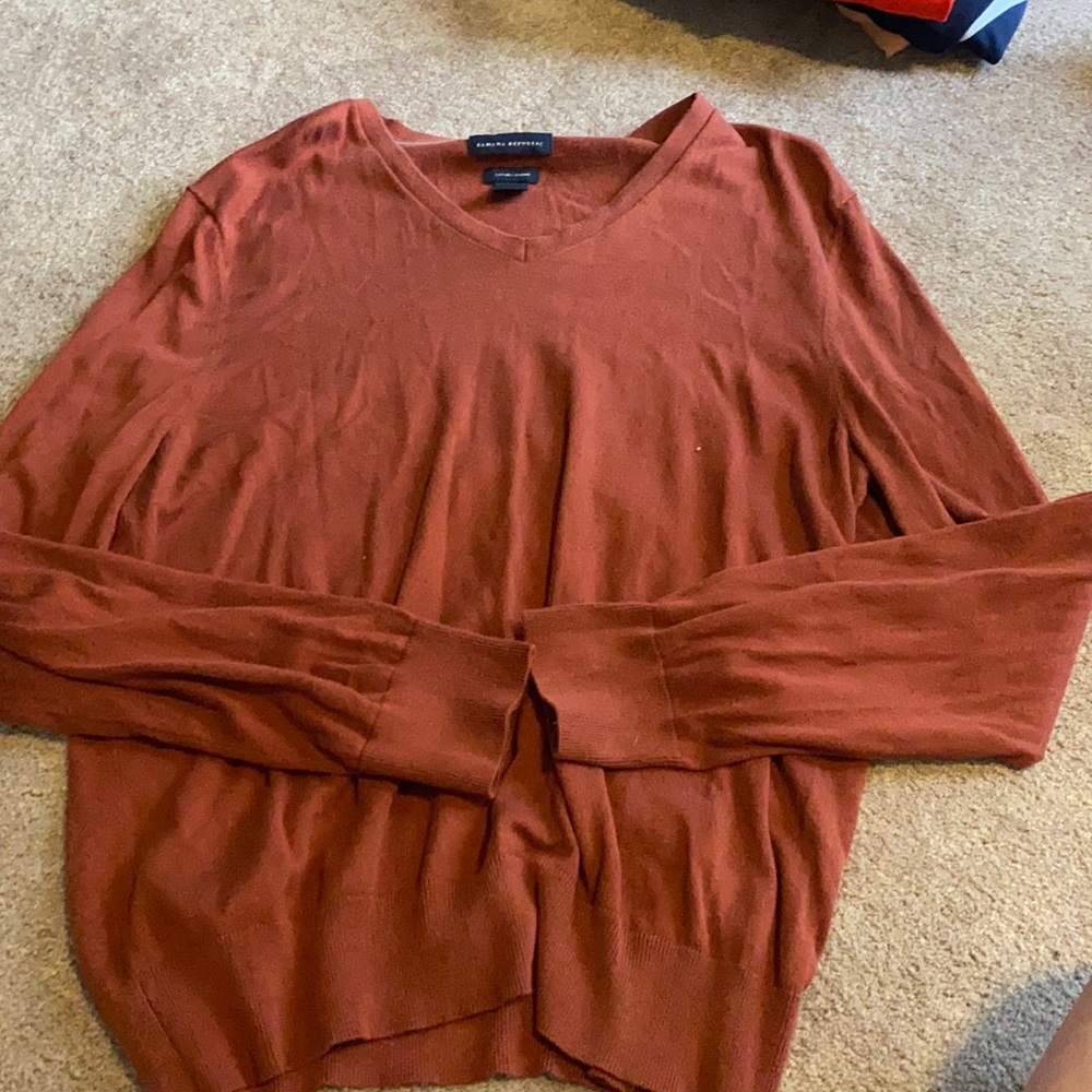 Men’s light weight sweater